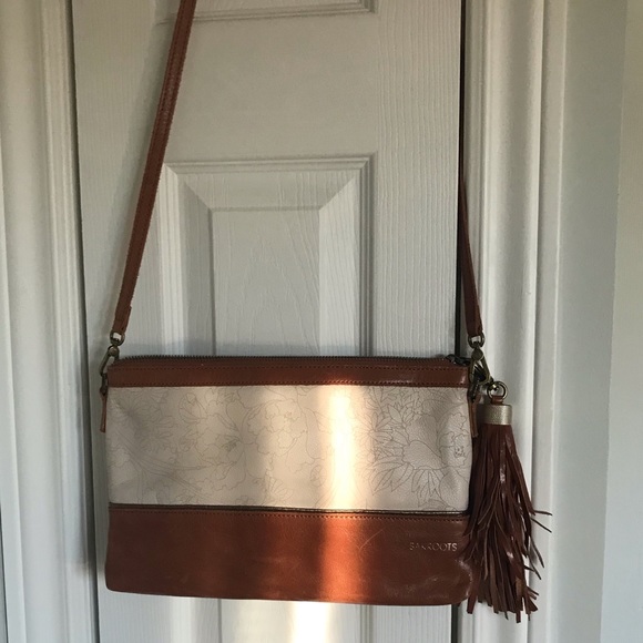 🛍3 for $25🛍 Leather SAKROOTS convertible clutch - Picture 8 of 9